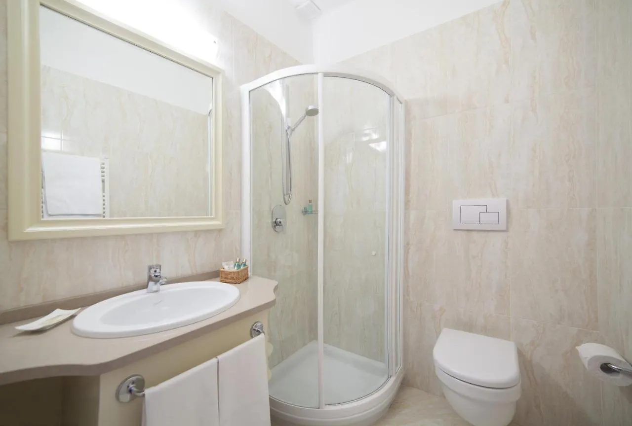 Hotel Le Palme Limone sul Garda 4*,