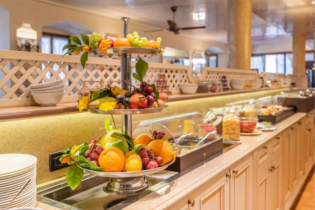 Hotel Le Palme Limone sul Garda 4*,